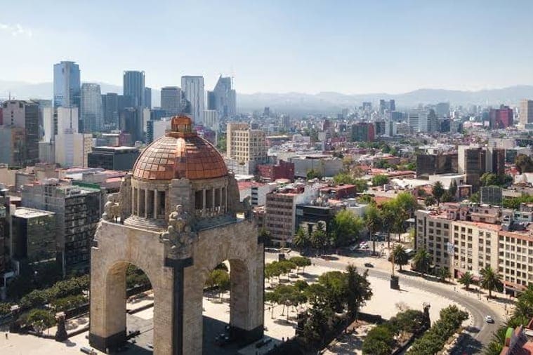 Monumento a la Revolución and skyline viewed from Colonia San Rafael, Mexico City